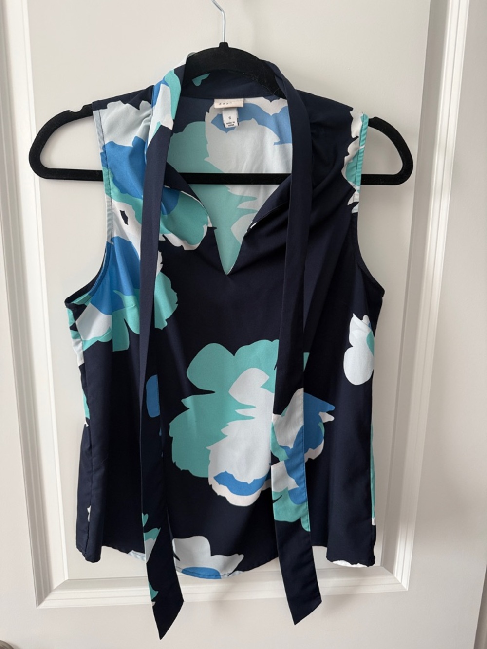 a new day Navy Floral Tie-Neck Sleeveless Blouse